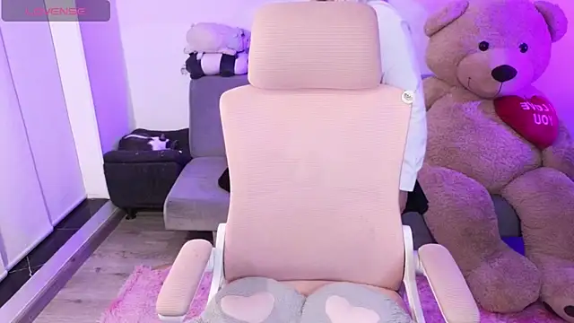 Snapshot of KuroChan420 chatting on 02/27/26, 02:34 KuroChan420 online show from 02/27/26, 02:34