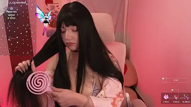 Snapshot of KuroChan420 chatting on 10/08/25, 02:35 KuroChan420 online show from 10/08/25, 02:35