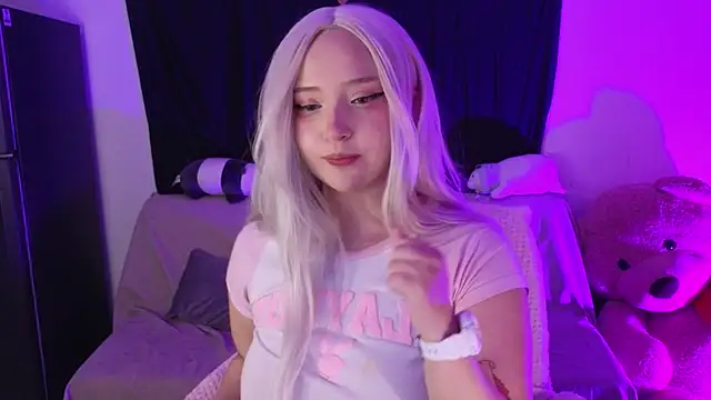 Snapshot of KuroChan420 chatting on 03/13/25, 03:44 KuroChan420 online show from 03/13/25, 03:44