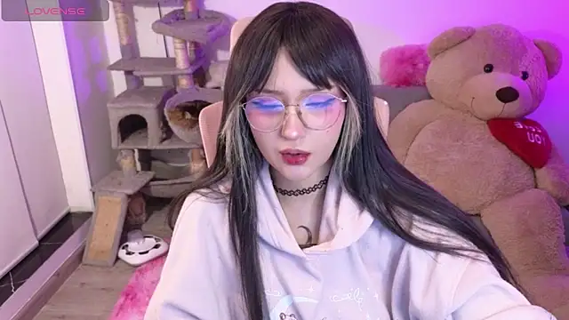 Snapshot of KuroChan420 chatting on 02/20/26, 03:25 KuroChan420 online show from 02/20/26, 03:25