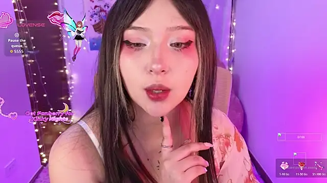 Snapshot of KuroChan420 chatting on 11/12/25, 12:37 KuroChan420 online show from 11/12/25, 12:37