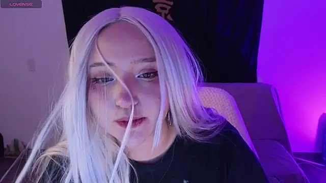 Snapshot of KuroChan420 chatting on 02/26/25, 03:35 KuroChan420 online show from 02/26/25, 03:35