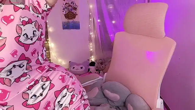 Snapshot of KuroChan420 chatting on 11/29/25, 01:39 KuroChan420 online show from 11/29/25, 01:39