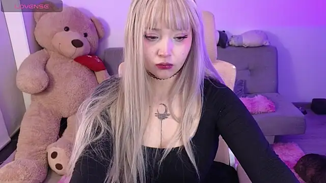 KuroChan420 online show from 04/19/26, 03:40