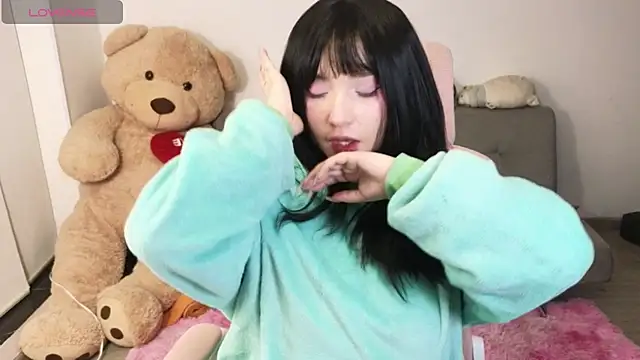 KuroChan420 online show from 04/18/26, 05:32