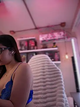 Zoe Bae online show from 04/12/26, 10:24