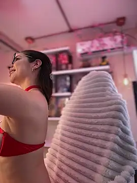 Zoe Bae online show from 04/06/26, 10:55