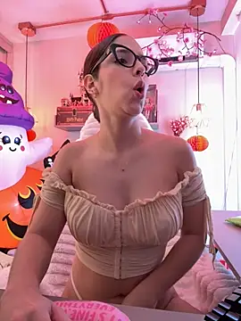 Zoe Bae online show from 10/28/25, 08:52