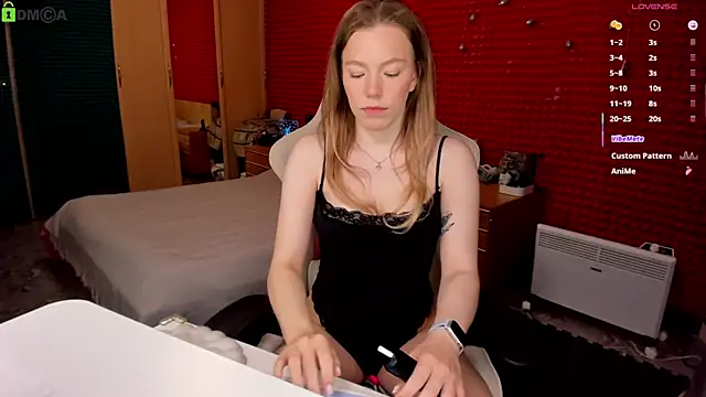 KinsleyHottie online show from 05/17/26, 08:53
