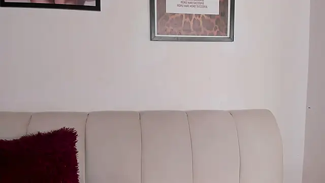 Emma jonness online show from 04/22/26, 05:42