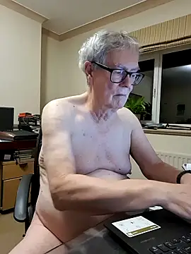 Snapshot of alan_inlondon chatting on 11/26/25, 11:49 alan inlondon online show from 11/26/25, 11:49