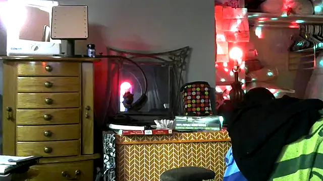 Snapshot of jjdirty6996 chatting on 11/18/25, 11:15 jjdirty6996 online show from 11/18/25, 11:15