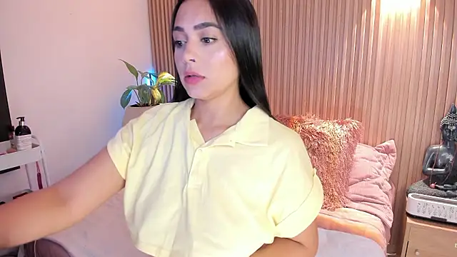 Snapshot of AMELIE_xx chatting on 02/10/26, 12:15 AMELIE xx online show from 02/10/26, 12:15