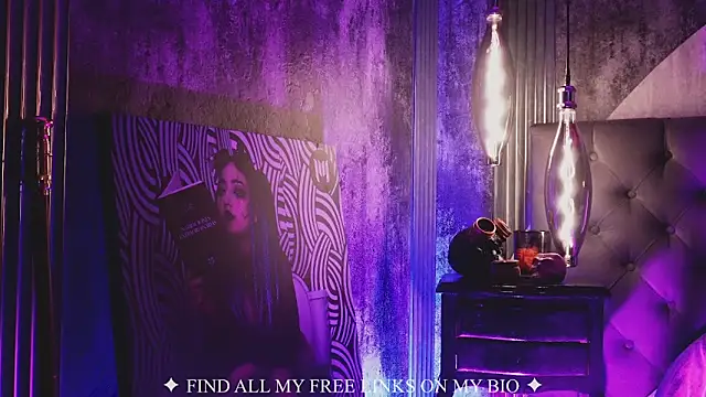 Charlotte Germanotta  online show from 04/08/26, 03:46