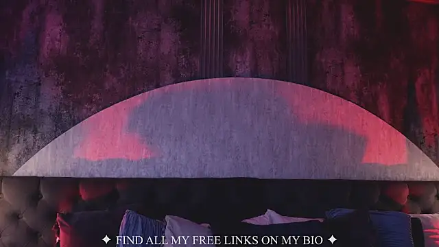 Charlotte Germanotta  online show from 04/01/26, 07:33