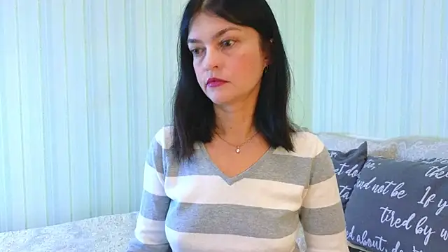  Lily  online show from 11/10/25, 07:24