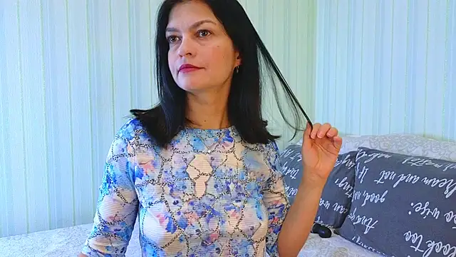  Lily  online show from 11/26/25, 07:08