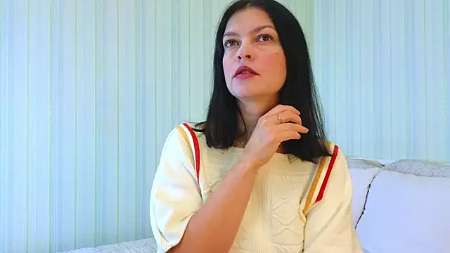  Lily  online show from 11/20/25, 07:31