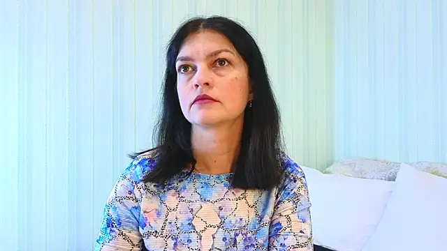  Lily  online show from 11/18/25, 07:33