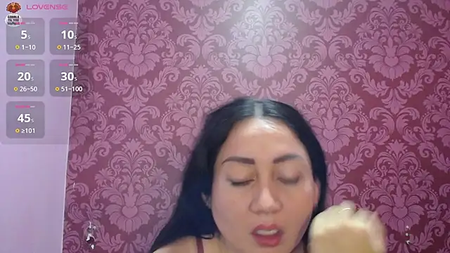 Snapshot of juliana_diaz chatting on 06/04/26, 11:48 juliana diaz online show from 06/04/26, 11:48