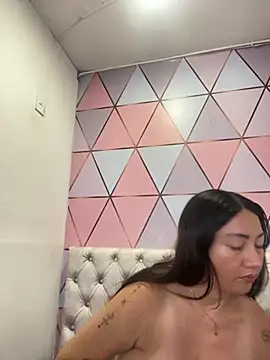 Snapshot of juliana_diaz chatting on 09/16/25, 11:22 juliana diaz online show from 09/16/25, 11:22