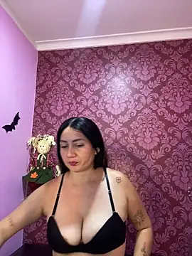 juliana diaz online show from 10/31/25, 11:18