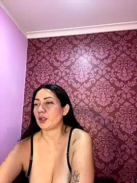 juliana diaz online show from 11/04/25, 11:25