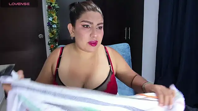 ElikoLanny  online show from 05/01/26, 04:39