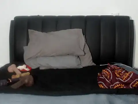 Snapshot of BigButtGodess chatting on 10/16/25, 02:42 BigButtGodess online show from 10/16/25, 02:42