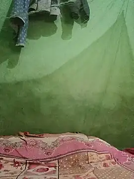 Snapshot of hq9870a chatting on 12/20/24, 07:17 hq9870a online show from 12/20/24, 07:17