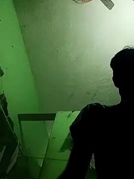 Snapshot of hq9870a chatting on 12/05/24, 06:17 hq9870a online show from 12/05/24, 06:17