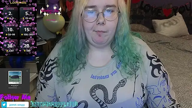 Snapshot of JannetPie chatting on 02/17/25, 11:54 JannetPie online show from 02/17/25, 11:54