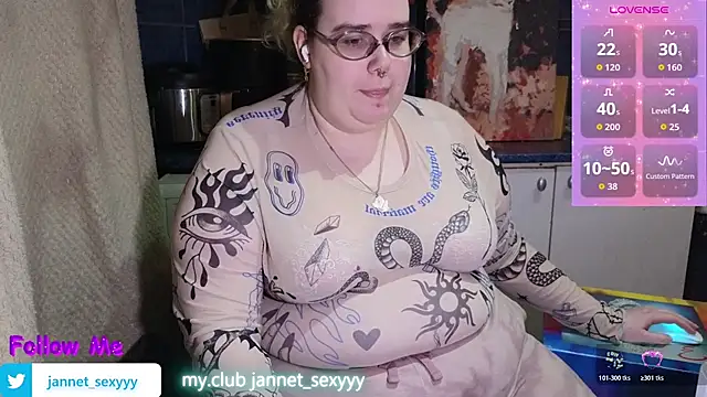 Snapshot of JannetPie chatting on 07/18/26, 01:25 JannetPie online show from 07/18/26, 01:25