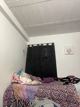 AlondraDiossa03 online show from 10/28/25, 07:02