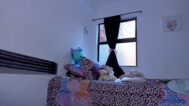 AlondraDiossa03 online show from 10/19/25, 07:05