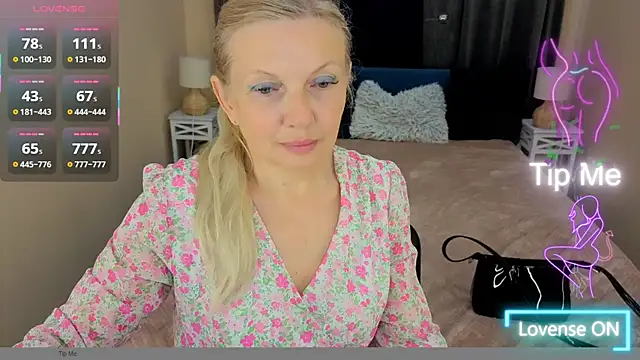 Abby Moore  online show from 06/19/26, 06:41