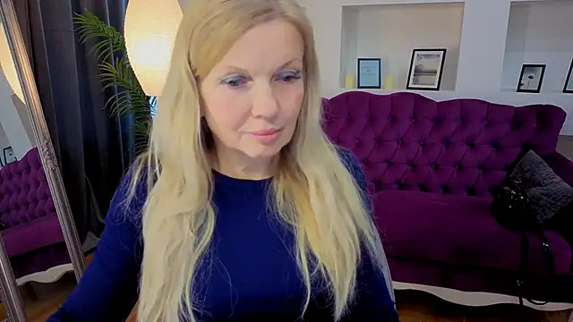 Abby Moore  online show from 06/09/26, 06:47