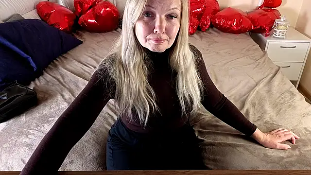 Abby Moore  online show from 03/07/26, 01:27