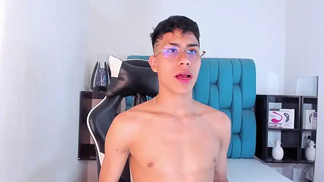 AlanNaughty online show from 02/21/25, 10:04