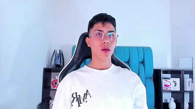 AlanNaughty online show from 02/07/25, 08:31