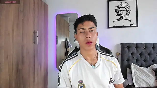 AlanNaughty online show from 02/07/26, 09:56