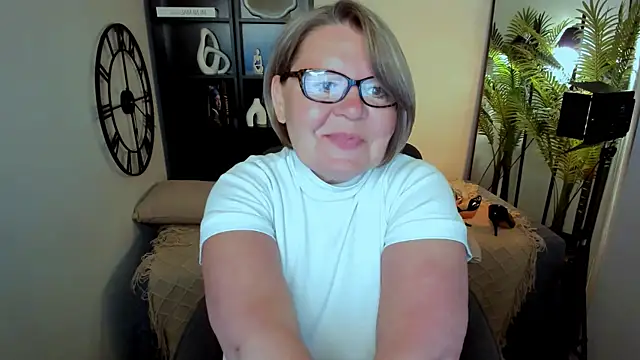 Shannonshine online show from 06/24/26, 01:10