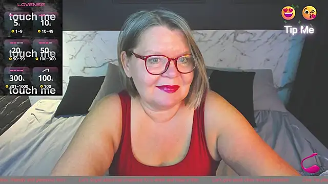Snapshot of Shannonshine chatting on 09/24/25, 05:25 Shannonshine online show from 09/24/25, 05:25