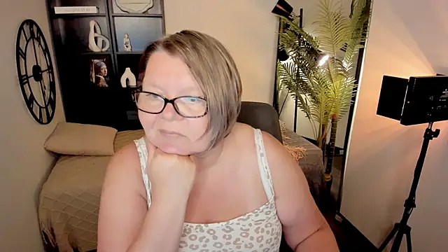 Shannonshine online show from 07/20/26, 01:57