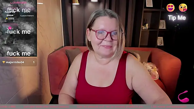 Snapshot of Shannonshine chatting on 09/29/25, 01:28 Shannonshine online show from 09/29/25, 01:28
