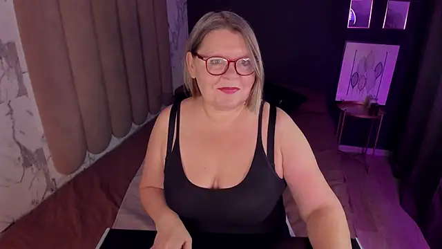 Snapshot of Shannonshine chatting on 09/20/25, 06:07 Shannonshine online show from 09/20/25, 06:07