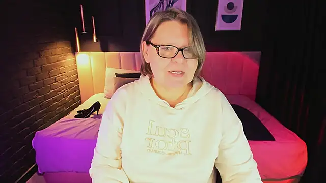 Shannonshine online show from 03/18/26, 01:13