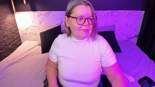 Snapshot of Shannonshine chatting on 11/01/25, 06:41 Shannonshine online show from 11/01/25, 06:41