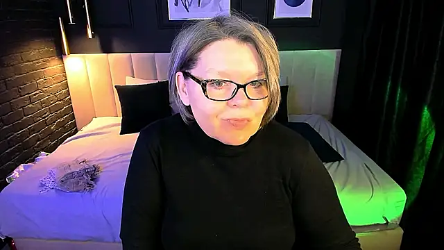 Snapshot of Shannonshine chatting on 02/11/26, 01:11 Shannonshine online show from 02/11/26, 01:11