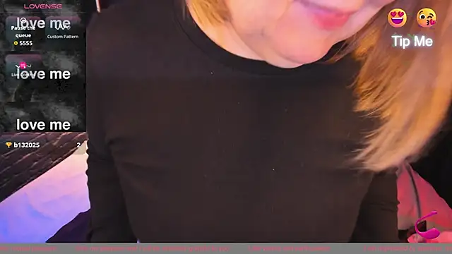 Snapshot of Shannonshine chatting on 11/20/25, 05:30 Shannonshine online show from 11/20/25, 05:30